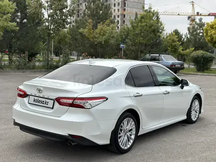 Toyota Camry 2020 года за 15 300 000 тг. в Шымкент – фото 5