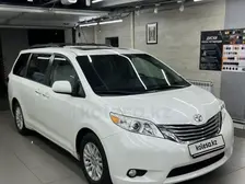 Toyota Sienna, 2015