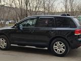 Volkswagen Touareg 2004 года за 4 979 000 тг. в Караганда – фото 2