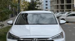 Hyundai Elantra 2019 годаfor7 300 000 тг. в Атырау – фото 2