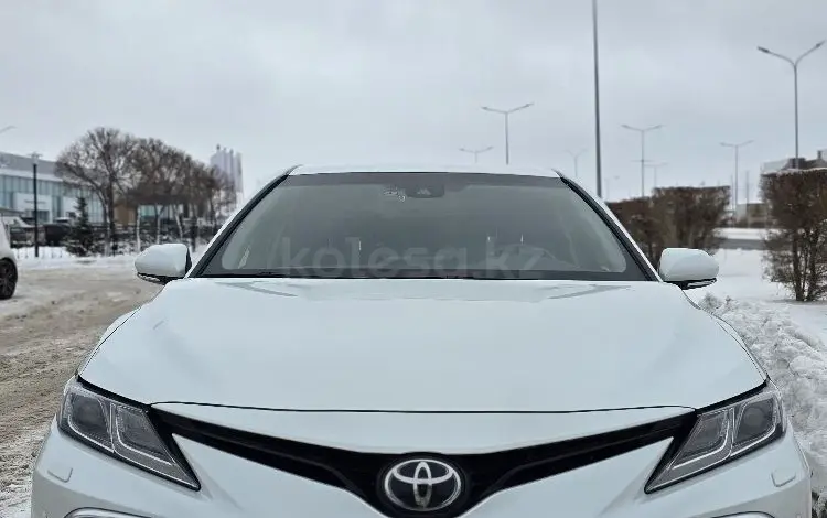 Toyota Camry 2023 года за 19 500 000 тг. в Астана