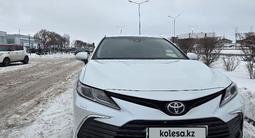 Toyota Camry 2023 года за 17 800 000 тг. в Астана