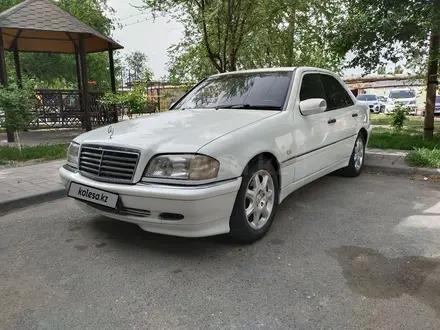 Mercedes-Benz C 200 1994 года за 2 400 000 тг. в Шымкент