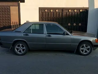 Mercedes-Benz 190