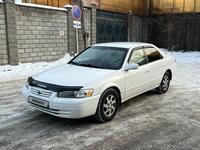 Toyota Camry 1998 годаfor3 300 000 тг. в Алматы