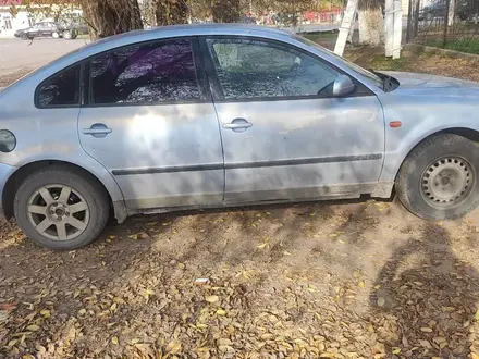 Volkswagen Passat 1997 года за 1 300 000 тг. в Мерке – фото 4