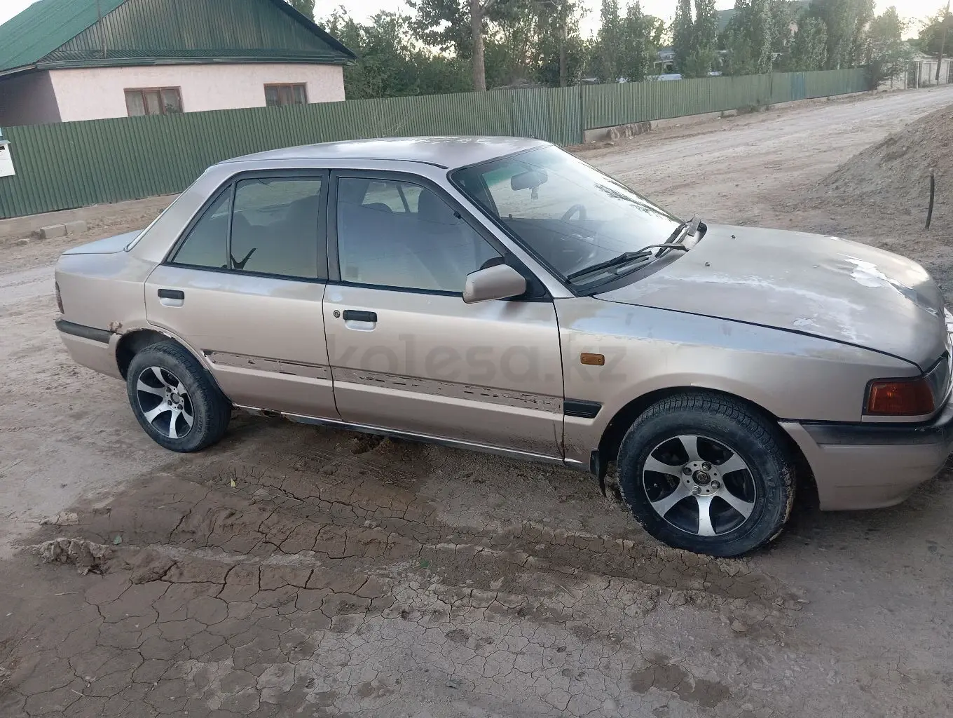 Mazda 323, 1993