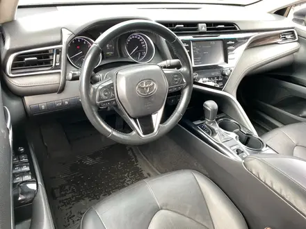 Toyota Camry 2018 года за 12 660 000 тг. в Алматы – фото 8