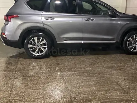 Hyundai Santa Fe 2018 года за 12 000 000 тг. в Астана – фото 9