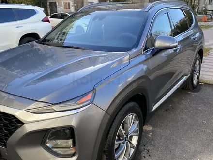 Hyundai Santa Fe 2018 года за 12 000 000 тг. в Астана