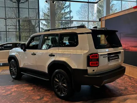 Toyota Land Cruiser Prado Luxe+ 2025 года за 52 390 000 тг. в Алматы – фото 17