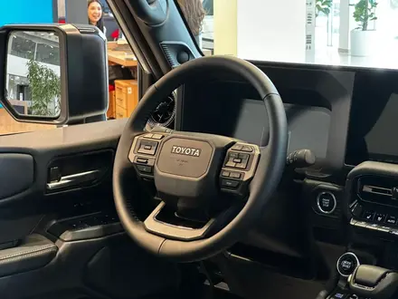 Toyota Land Cruiser Prado Luxe+ 2025 года за 52 390 000 тг. в Алматы – фото 9