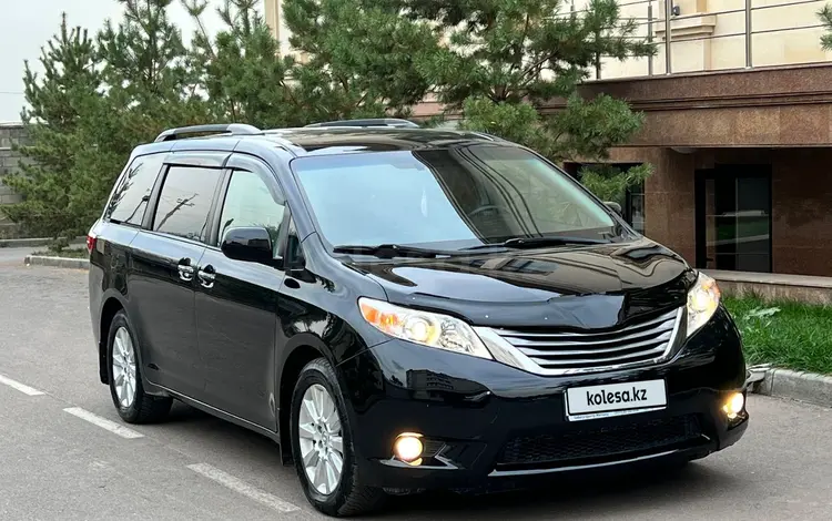 Toyota Sienna 2015 года за 13 500 000 тг. в Алматы