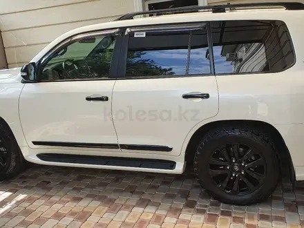 Toyota Land Cruiser 2017 года за 35 000 000 тг. в Алматы – фото 9