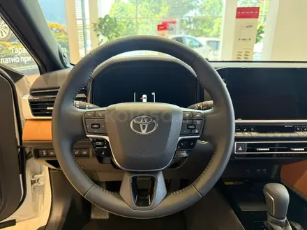 Toyota Camry Luxe 2026 года за 22 190 000 тг. в Алматы – фото 7