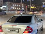 Mercedes-Benz E 320 2004 годаfor5 500 000 тг. в Астана – фото 5