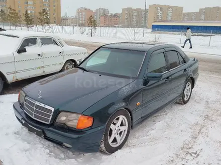 Mercedes-Benz C 280 1995 года за 3 300 000 тг. в Астана – фото 2