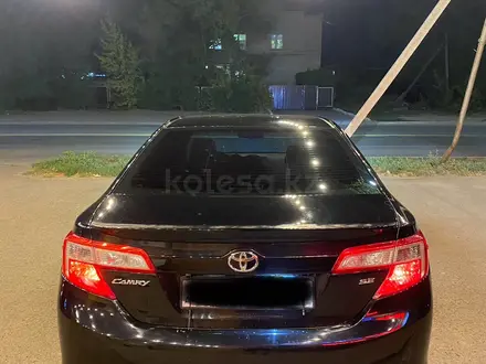 Toyota Camry 2014 года за 5 000 000 тг. в Уральск – фото 2