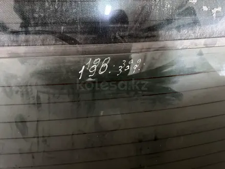 Стекло заднии кузовной МВ 190 за 15 000 тг. в Алматы