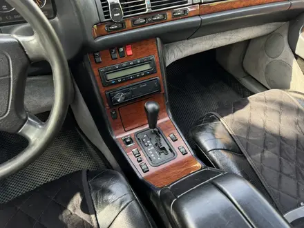 Mercedes-Benz S 320 1997 года за 3 600 000 тг. в Астана – фото 58