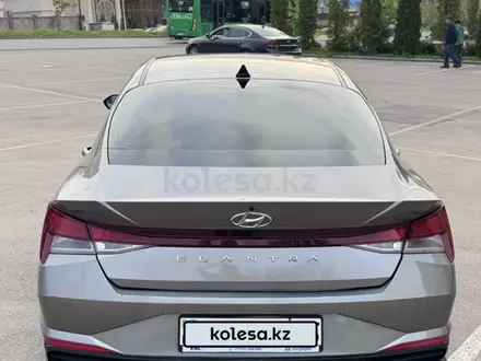 Hyundai Elantra 2022 года за 9 300 000 тг. в Алматы – фото 5