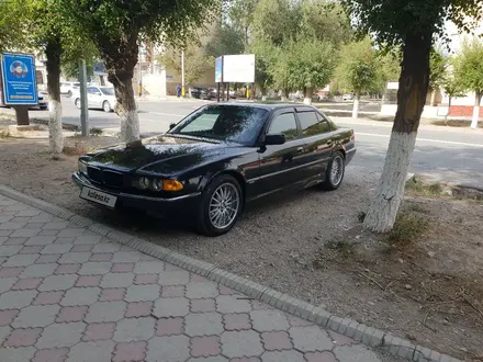 BMW 728 2000 года за 4 300 000 тг. в Жанатас