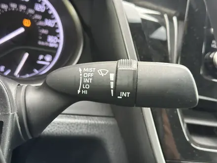 Toyota Camry 2021 года за 13 700 000 тг. в Актобе – фото 19