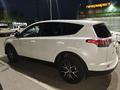 Toyota RAV4 2017 года за 11 800 000 тг. в Астана – фото 2