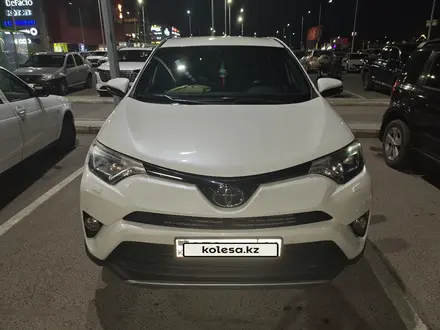 Toyota RAV4 2017 года за 11 800 000 тг. в Астана – фото 3