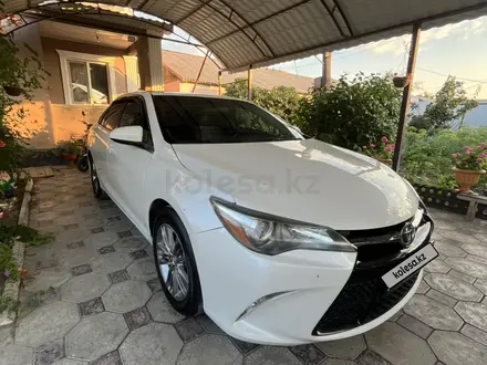 Toyota Camry 2015 года за 9 900 000 тг. в Атырау – фото 7