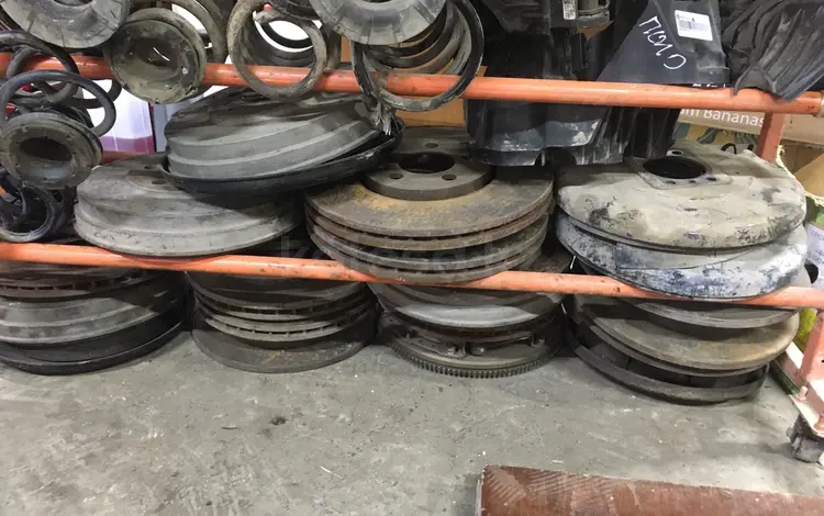 Hyundai Accent Тормозной диск задний Передний за 1 000 тг. в Алматы