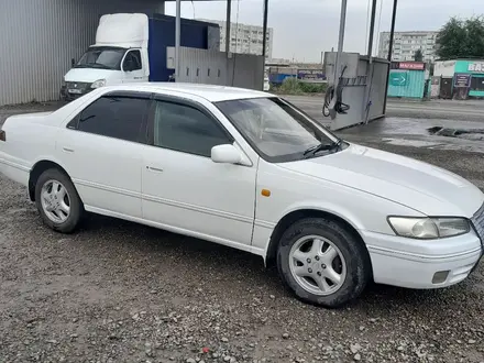 Toyota Camry 1998 года за 2 900 000 тг. в Семей