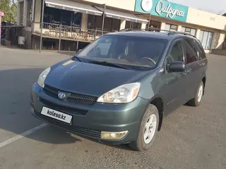 Toyota Sienna, 2005