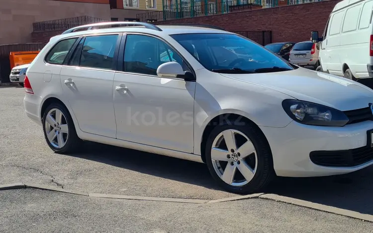 Volkswagen Golf 2010 года за 4 500 000 тг. в Астана