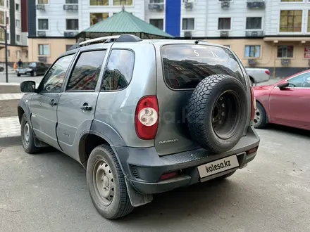 Chevrolet Niva 2014 года за 2 500 000 тг. в Атырау – фото 4