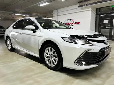 Toyota Camry 2023 года за 17 600 000 тг. в Астана – фото 3