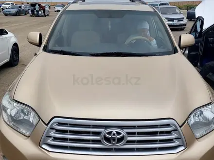 Toyota Highlander 2010 года за 9 999 999 тг. в Актау