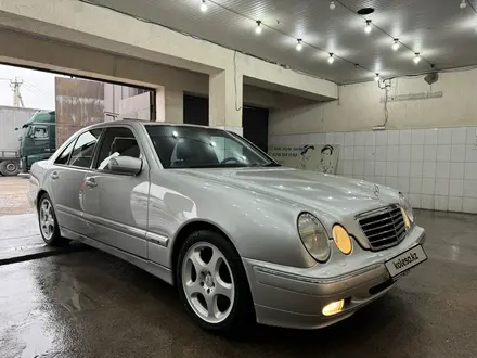 Mercedes-Benz E 280 2000 года за 6 700 000 тг. в Шымкент – фото 3