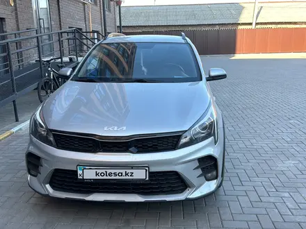 Kia Rio X-Line 2022 года за 8 200 000 тг. в Уральск – фото 2