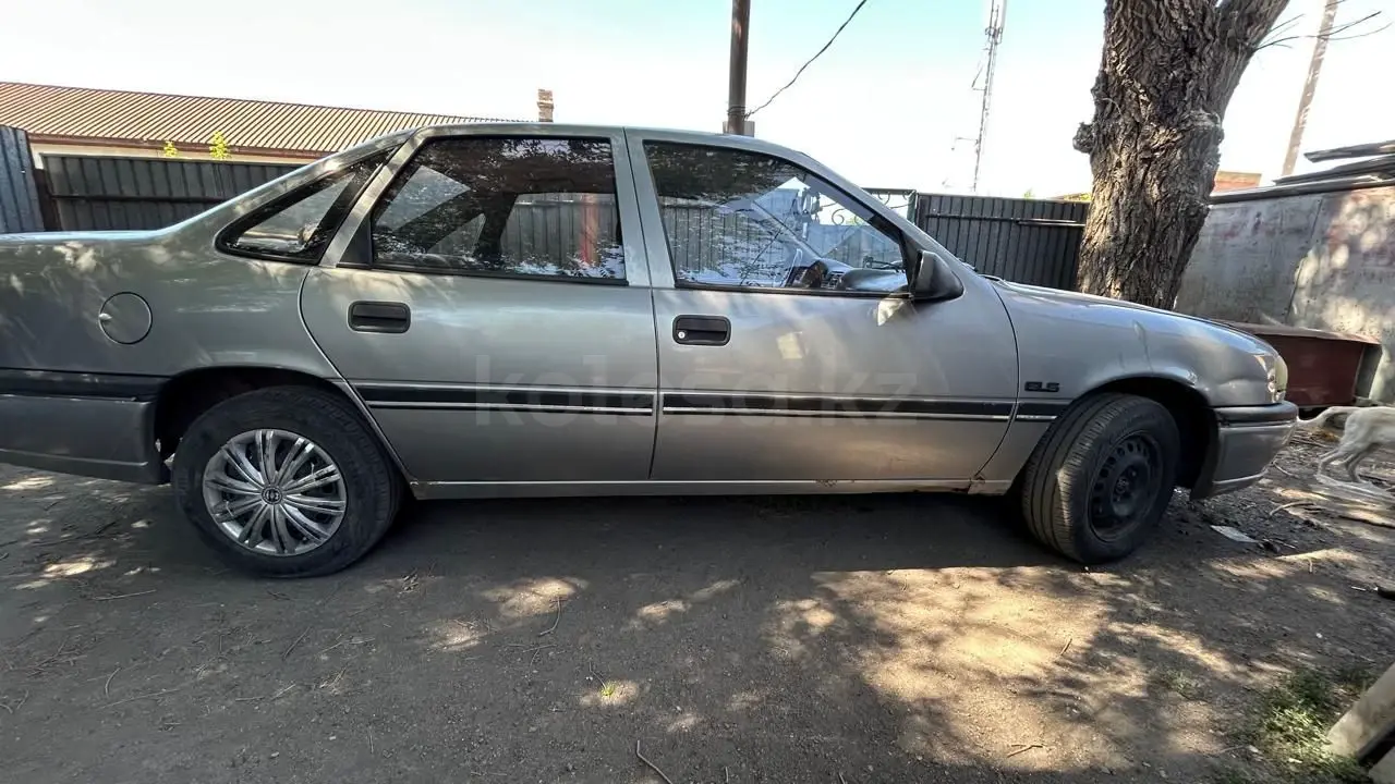 Opel Vectra, 1993