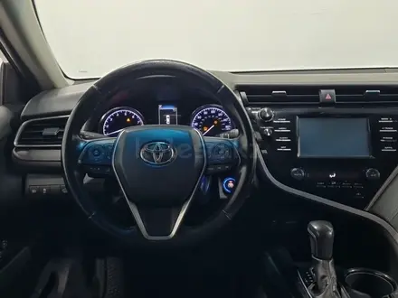 Toyota Camry 2019 года за 9 620 000 тг. в Алматы – фото 13