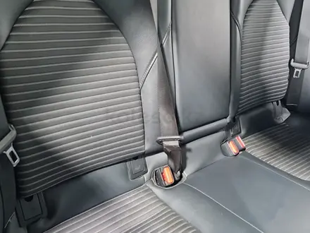 Toyota Camry 2019 года за 9 620 000 тг. в Алматы – фото 16