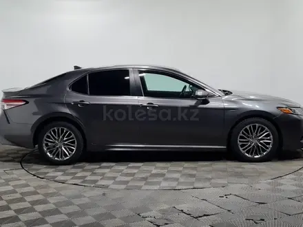 Toyota Camry 2019 года за 9 620 000 тг. в Алматы – фото 4
