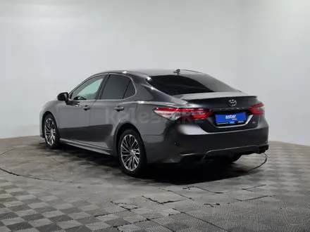 Toyota Camry 2019 года за 9 620 000 тг. в Алматы – фото 7