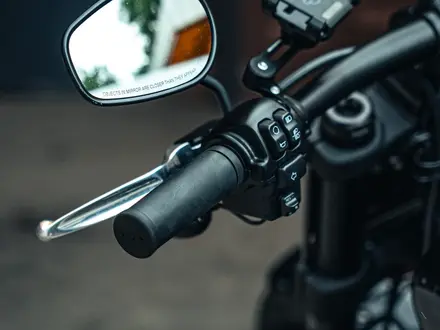 Harley-Davidson  Fat Bob 2024 года за 15 000 000 тг. в Алматы – фото 27