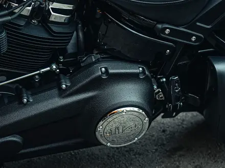 Harley-Davidson  Fat Bob 2024 года за 15 000 000 тг. в Алматы – фото 26