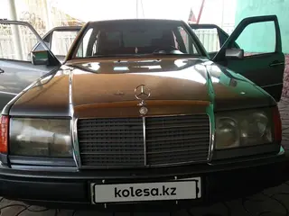 Mercedes-Benz E 230