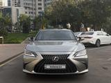 Lexus ES 250 2023 года за 24 000 000 тг. в Алматы – фото 2