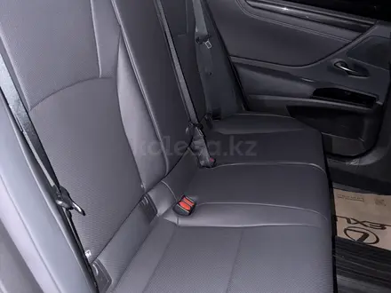 Lexus ES 250 2023 года за 24 000 000 тг. в Алматы – фото 10