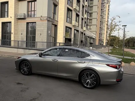 Lexus ES 250 2023 года за 24 000 000 тг. в Алматы – фото 7